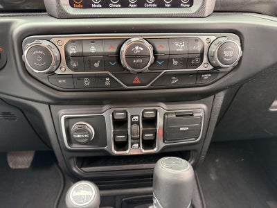 2019 Jeep Wrangler Unlimited Sahara Altitude 4x4