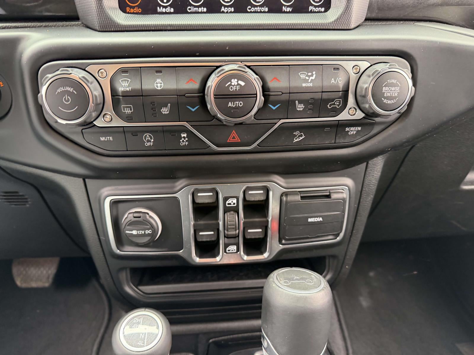 2019 Jeep Wrangler Unlimited Sahara Altitude 4x4