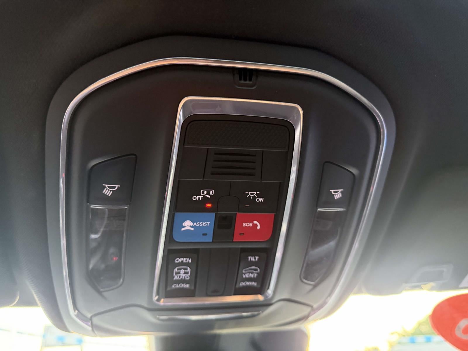 2025 Jeep Grand Cherokee Laredo X 4x4