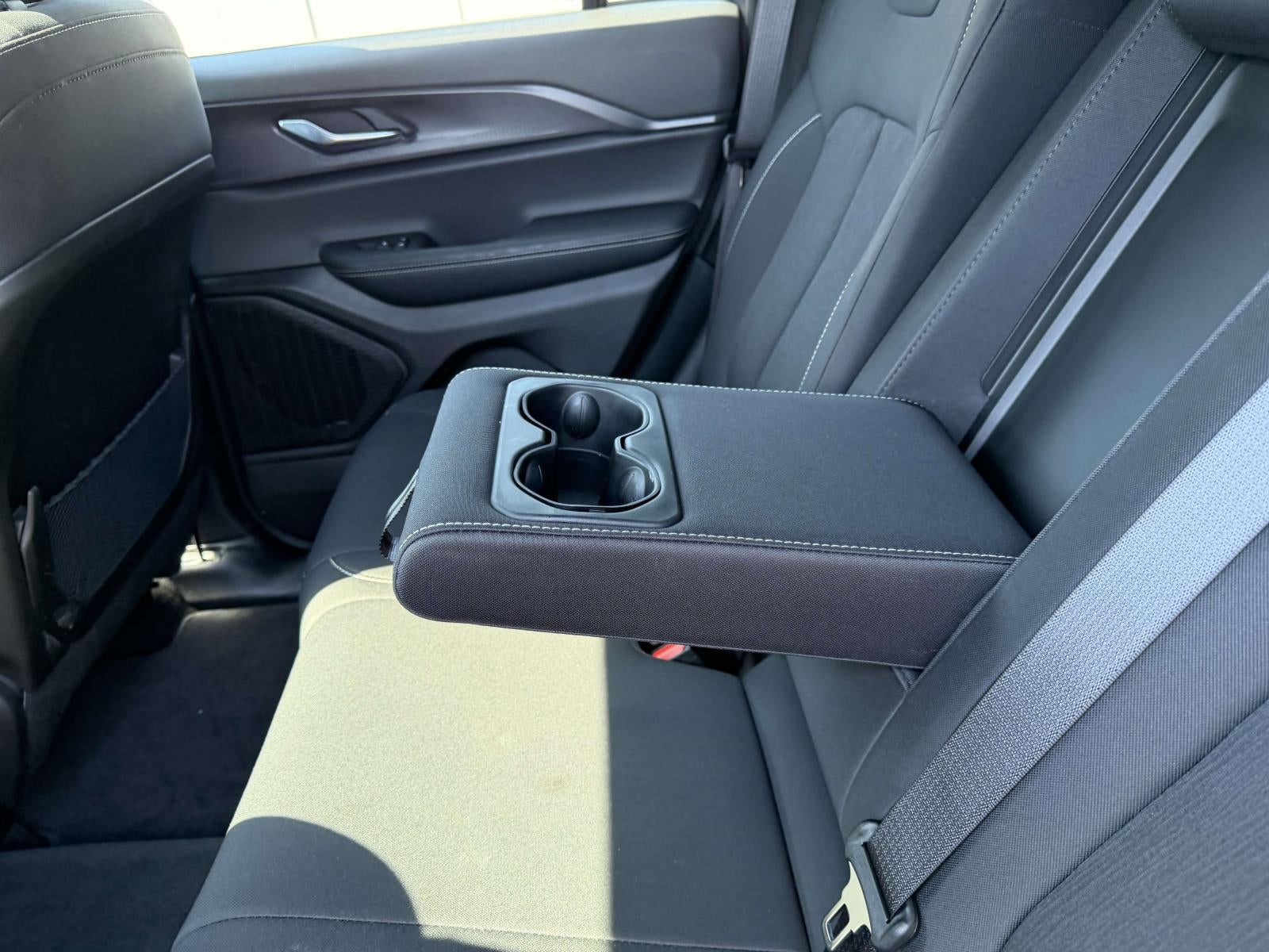 2025 Jeep Grand Cherokee Laredo X 4x4