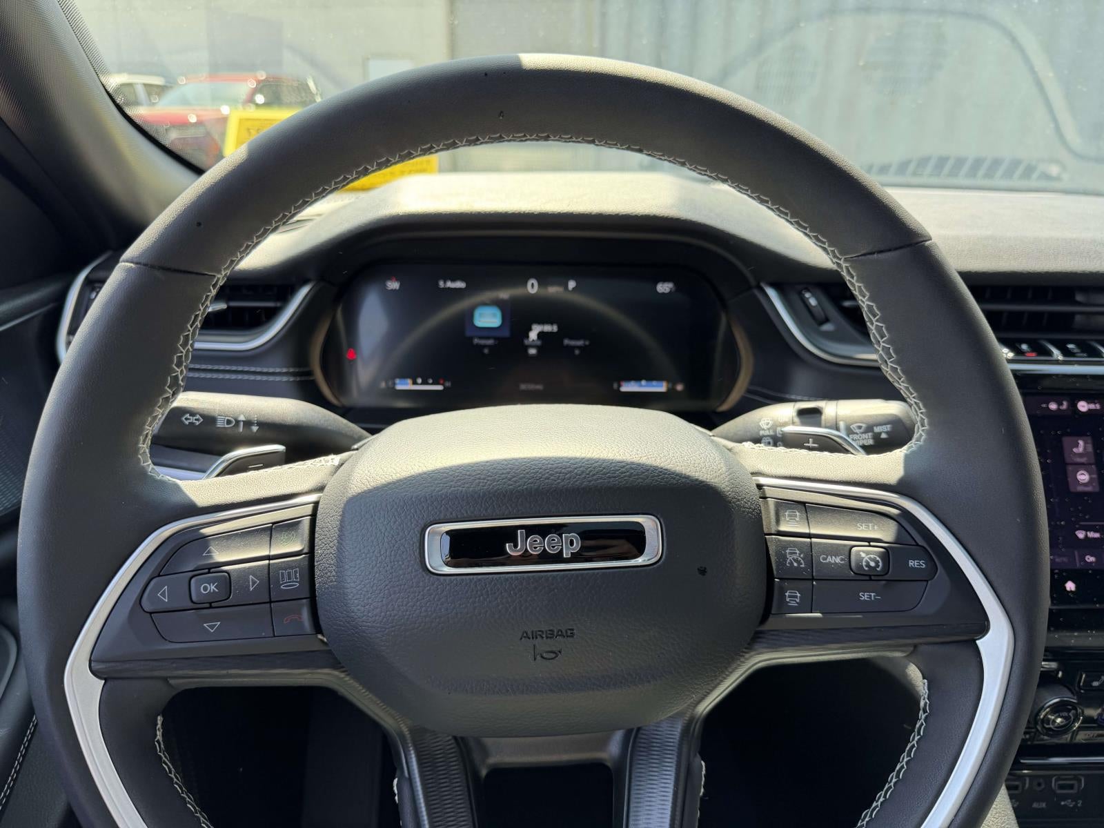 2025 Jeep Grand Cherokee Laredo X 4x4