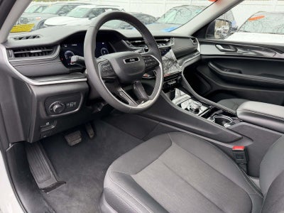 2023 Jeep Grand Cherokee Laredo 4x4