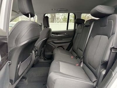 2023 Jeep Grand Cherokee Laredo 4x4