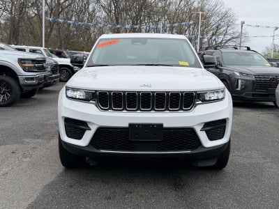 2023 Jeep Grand Cherokee Laredo 4x4