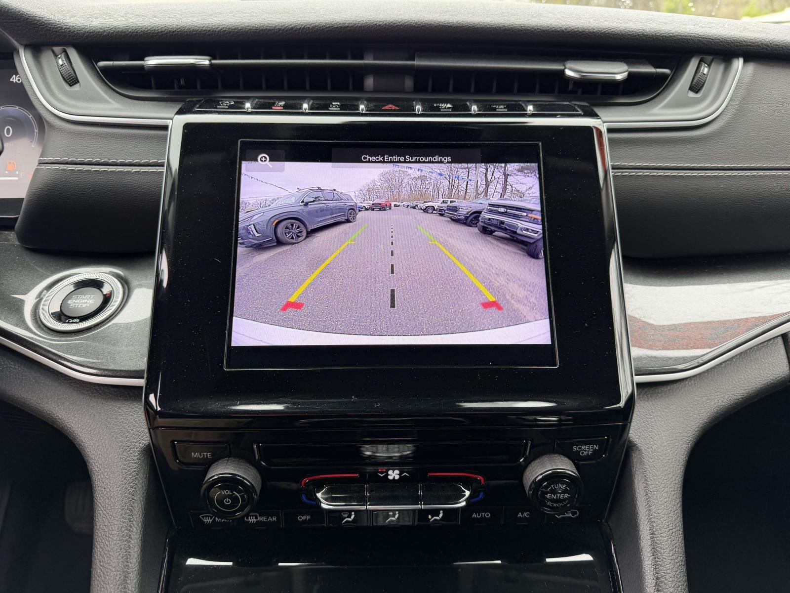 2023 Jeep Grand Cherokee Laredo 4x4