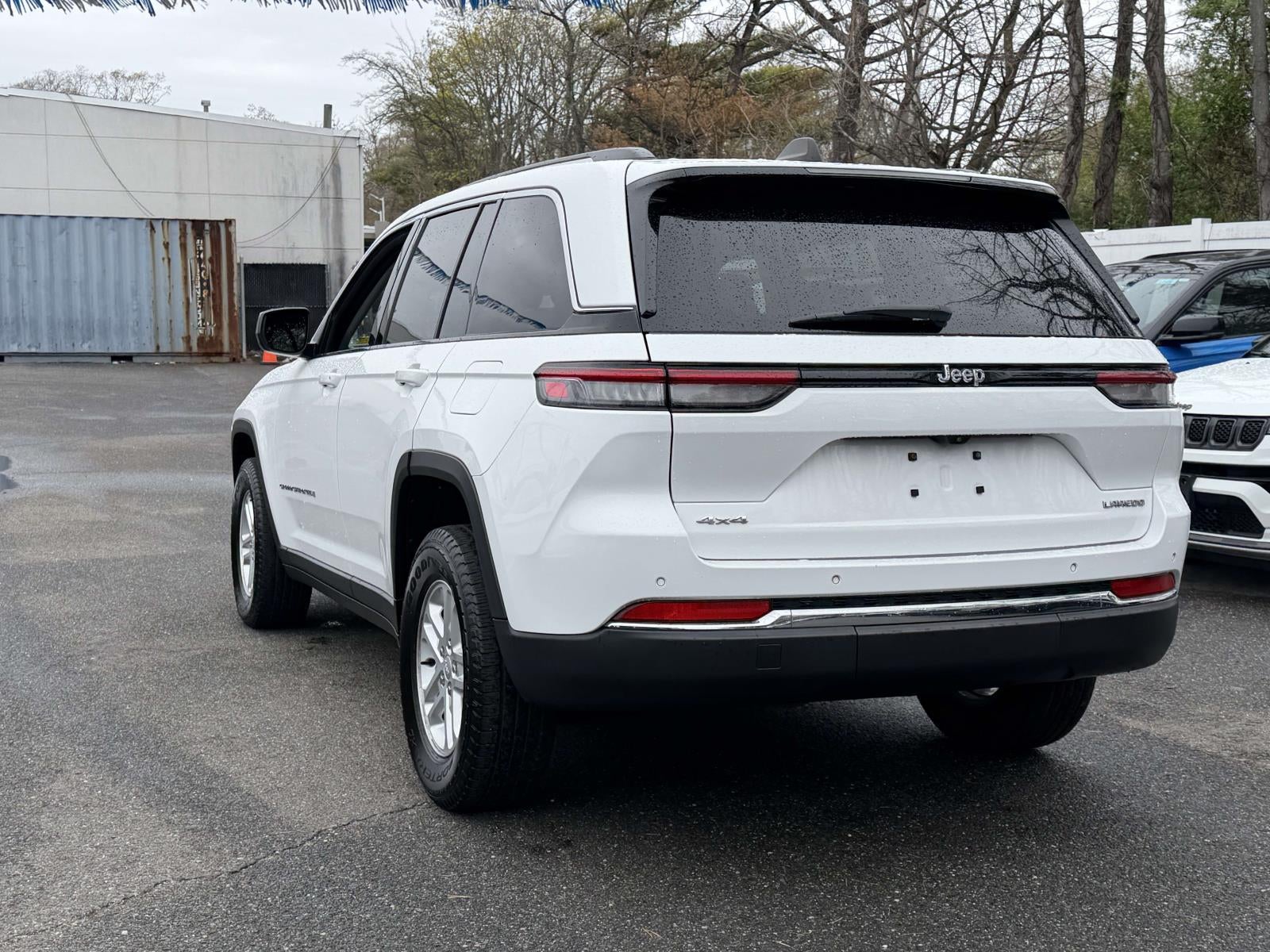 2023 Jeep Grand Cherokee Laredo 4x4