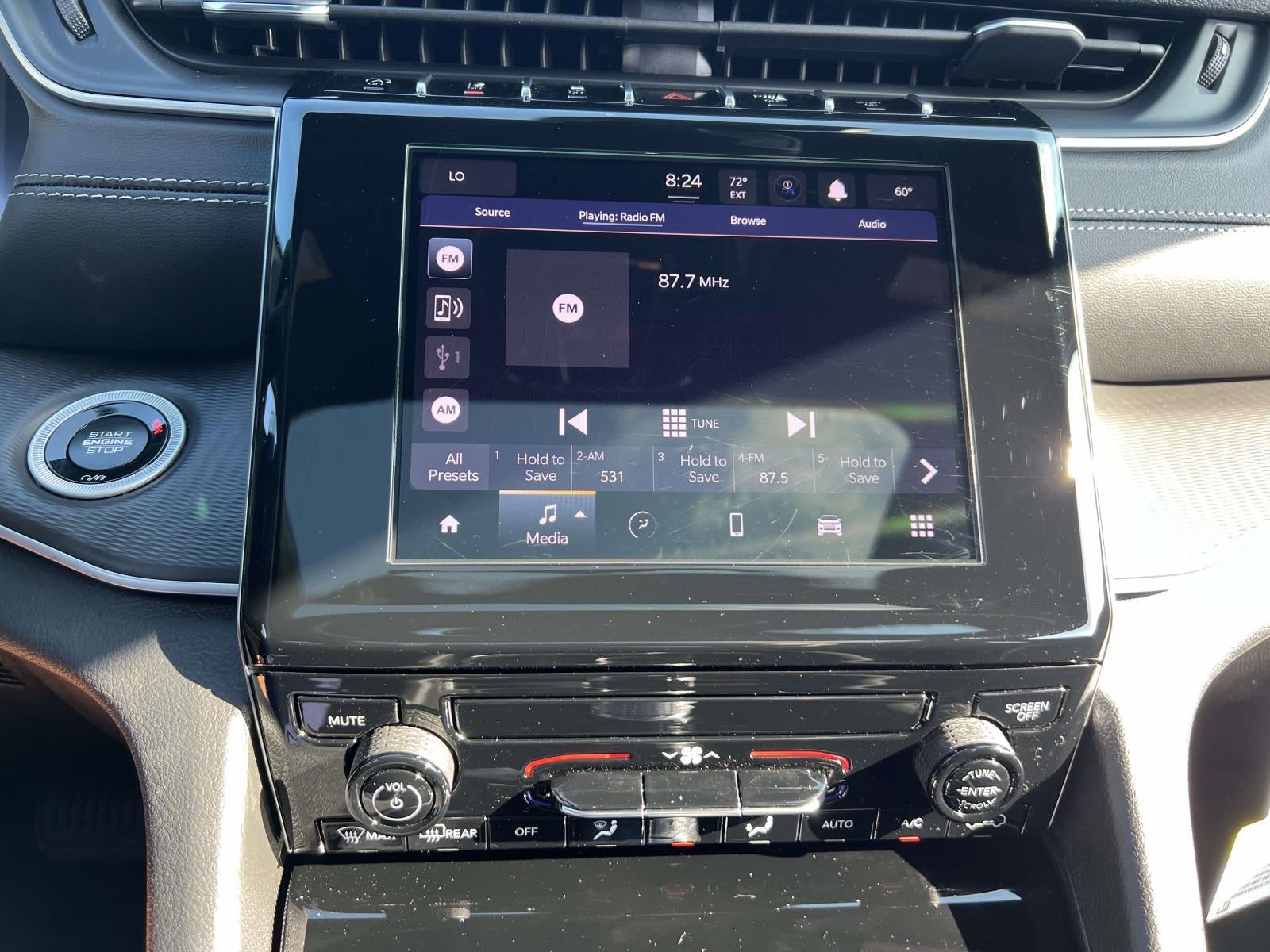 2025 Jeep Grand Cherokee Laredo X 4x4