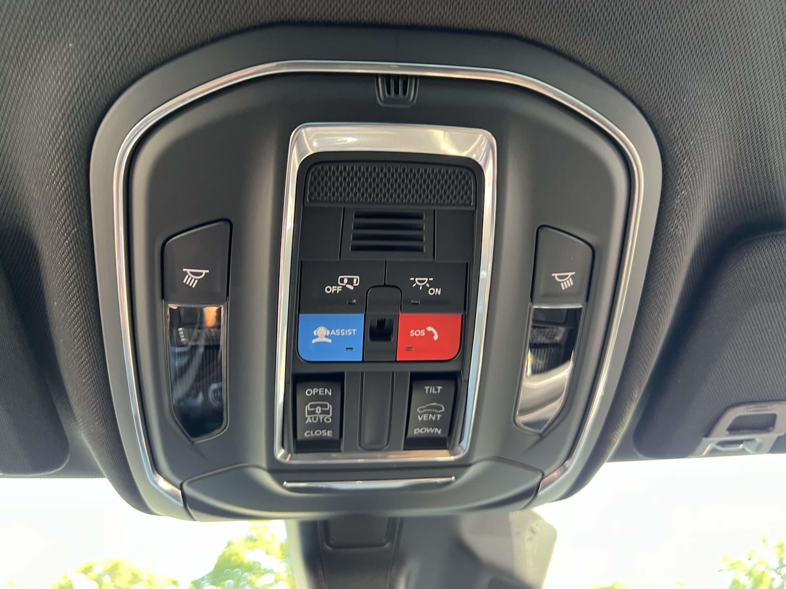 2025 Jeep Grand Cherokee Laredo X 4x4