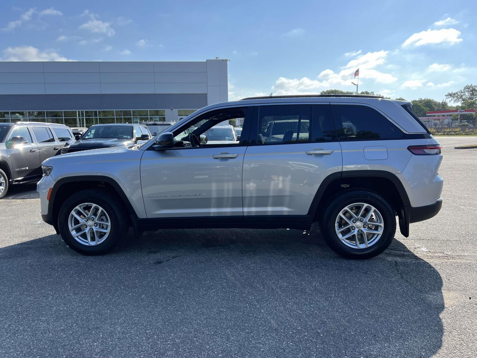 2025 Jeep Grand Cherokee Laredo X 4x4