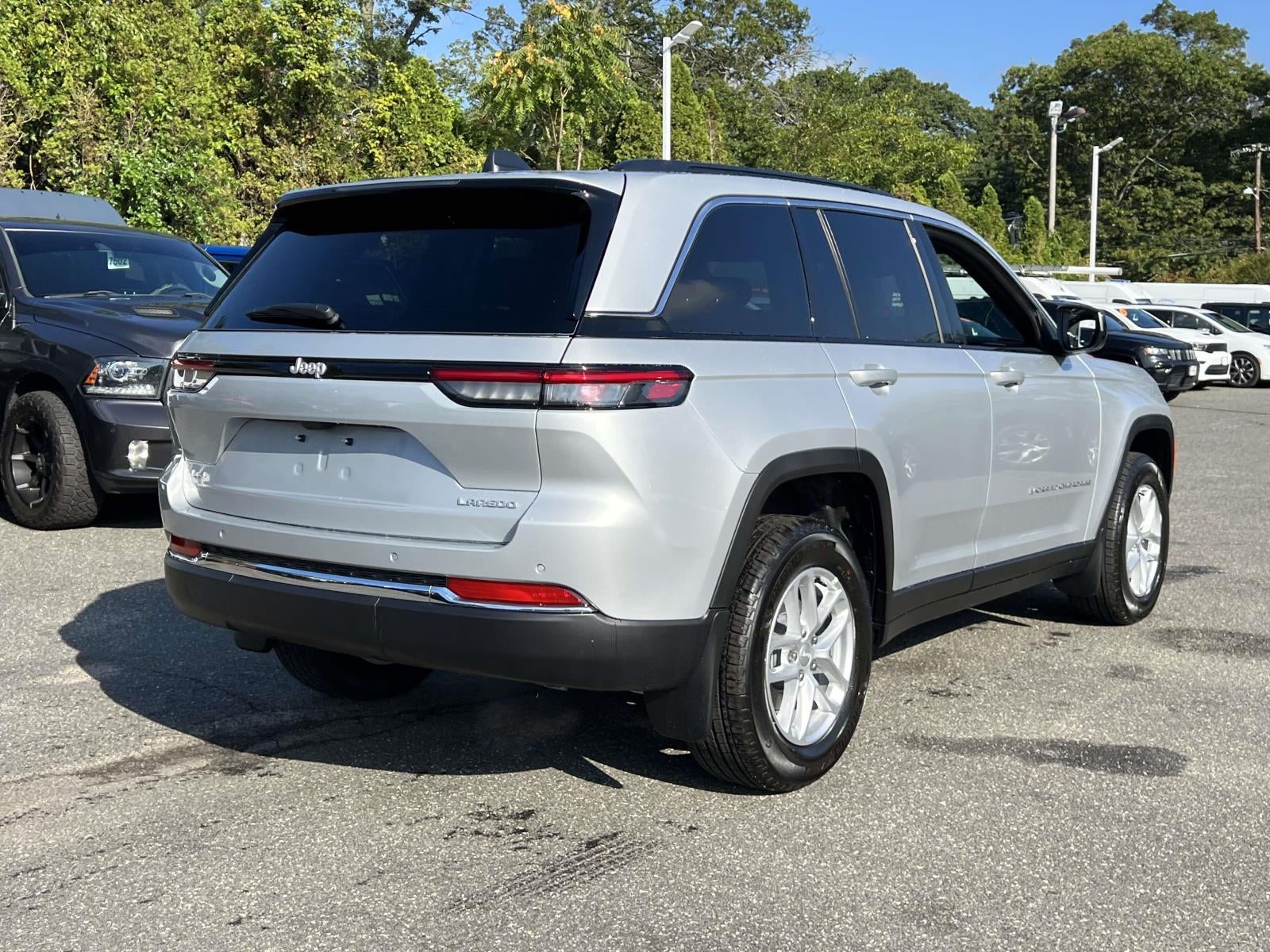 2025 Jeep Grand Cherokee Laredo X 4x4