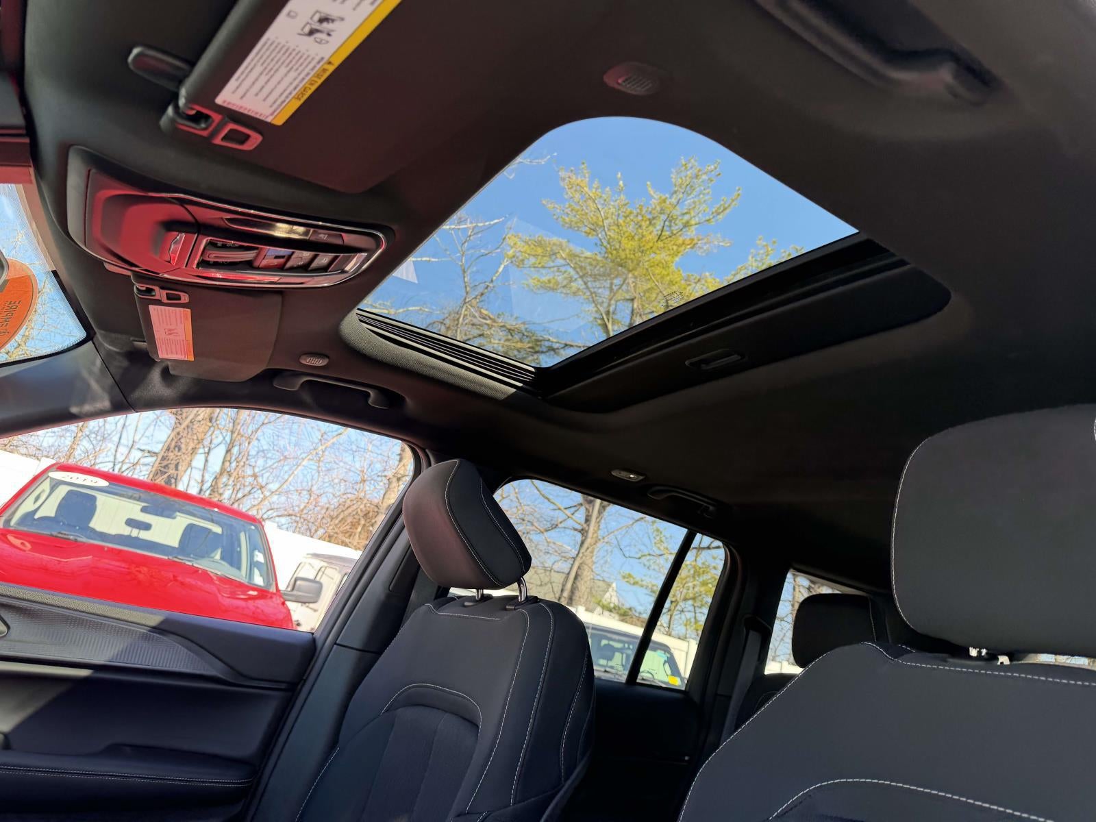 2025 Jeep Grand Cherokee Laredo X 4x4