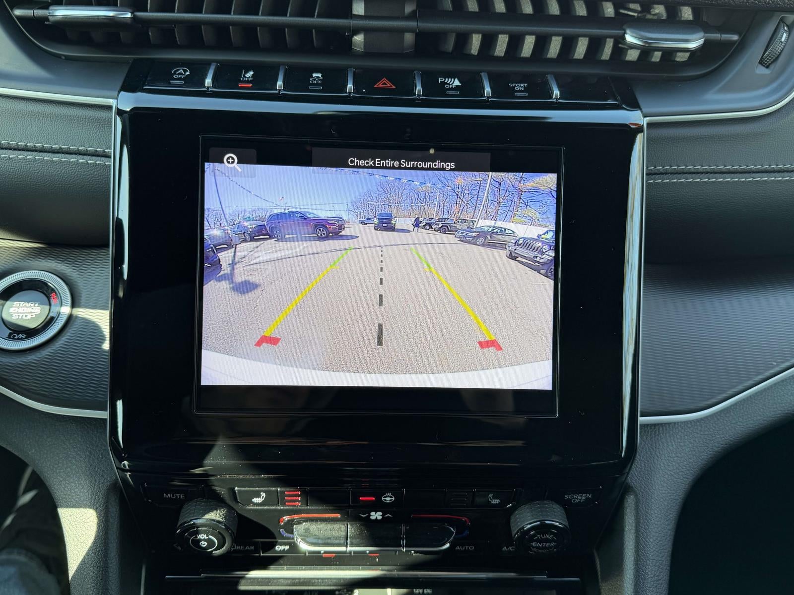 2025 Jeep Grand Cherokee Laredo X 4x4