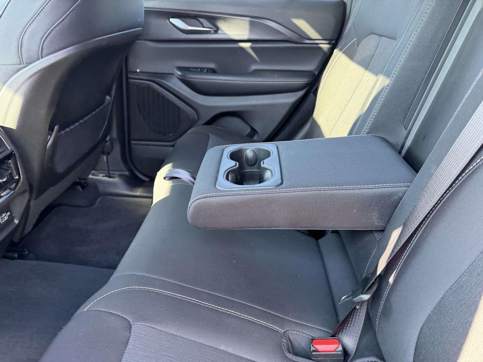 2025 Jeep Grand Cherokee Laredo X 4x4