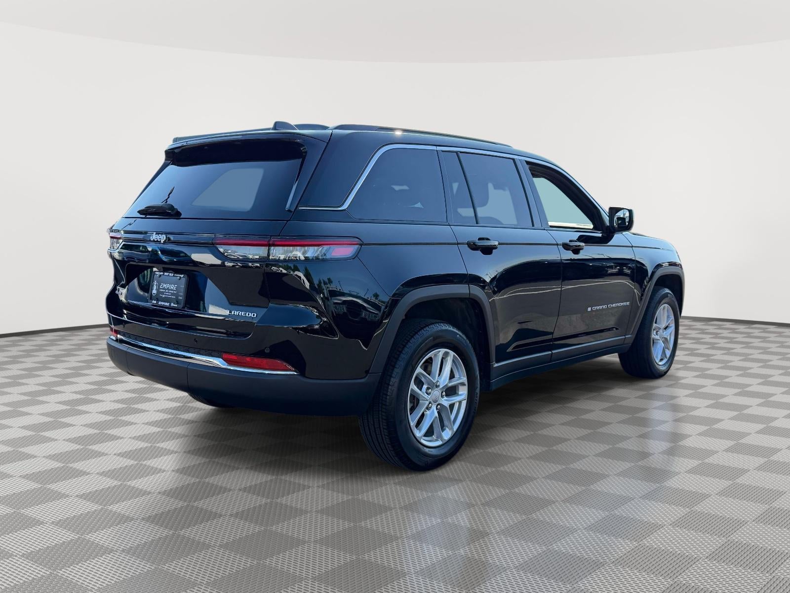 2025 Jeep Grand Cherokee Laredo X 4x4