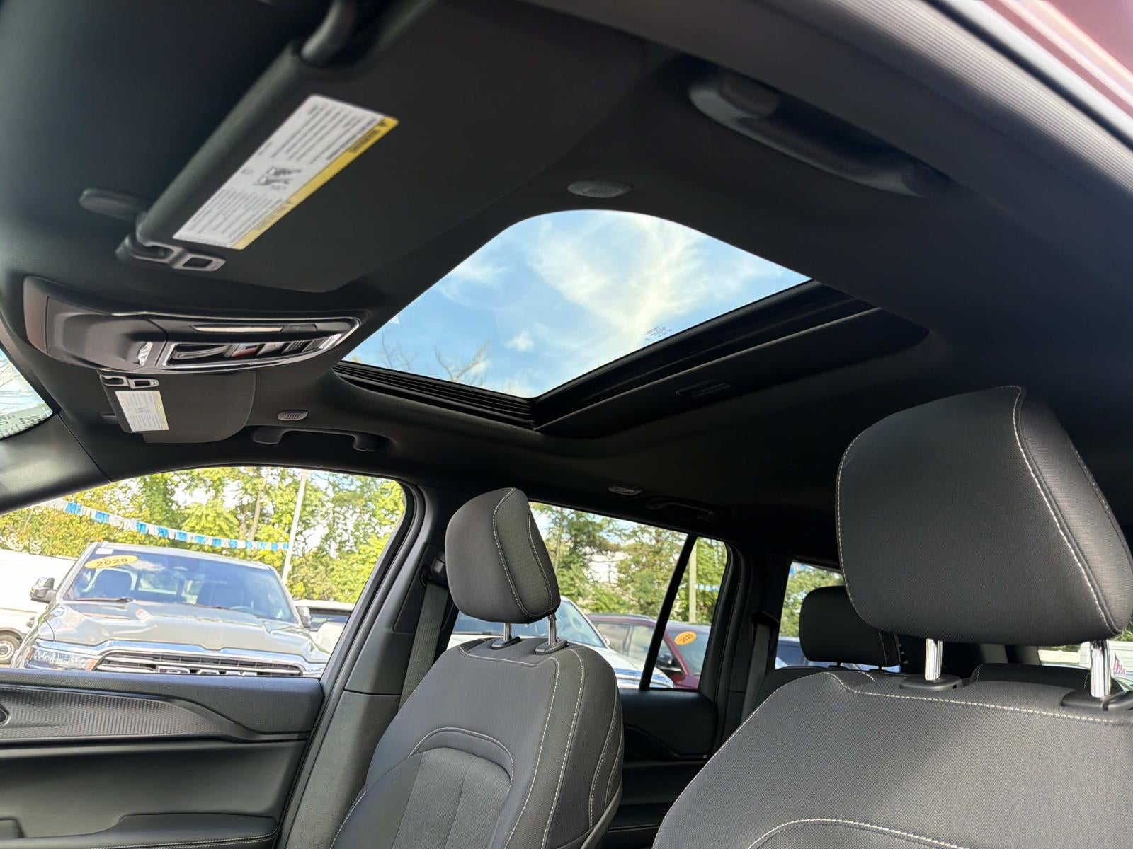 2025 Jeep Grand Cherokee Laredo X 4x4
