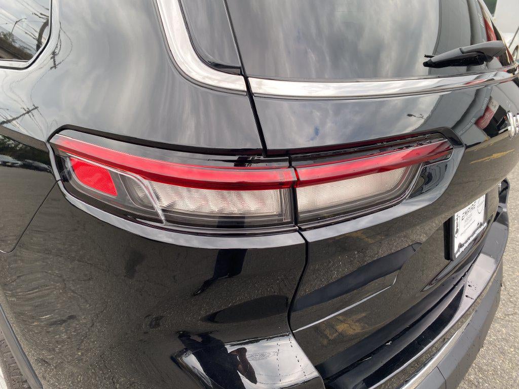 2023 Jeep Grand Cherokee L Laredo 4x2