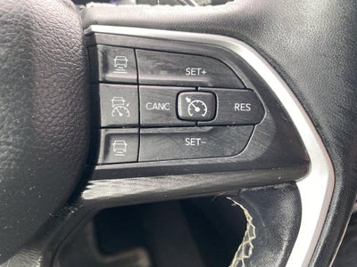 2023 Jeep Grand Cherokee L Laredo 4x2