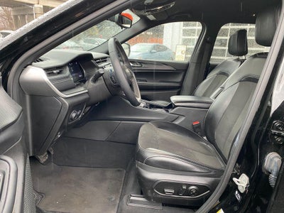 2023 Jeep Grand Cherokee L Altitude 4x2