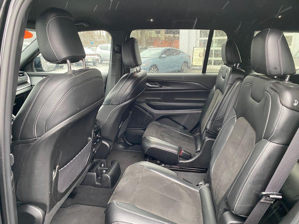 2023 Jeep Grand Cherokee L Altitude 4x2