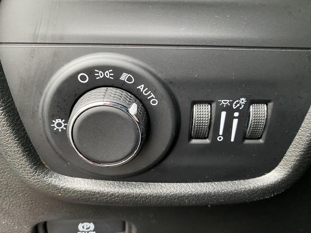 2023 Jeep Grand Cherokee L Altitude 4x2