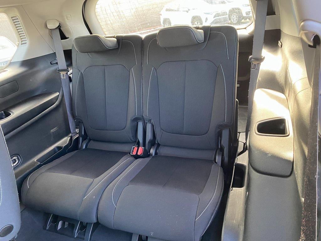 2023 Jeep Grand Cherokee L Laredo 4x2