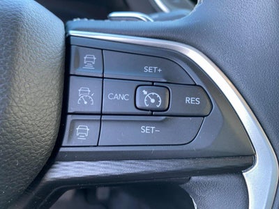 2023 Jeep Grand Cherokee L Laredo 4x2