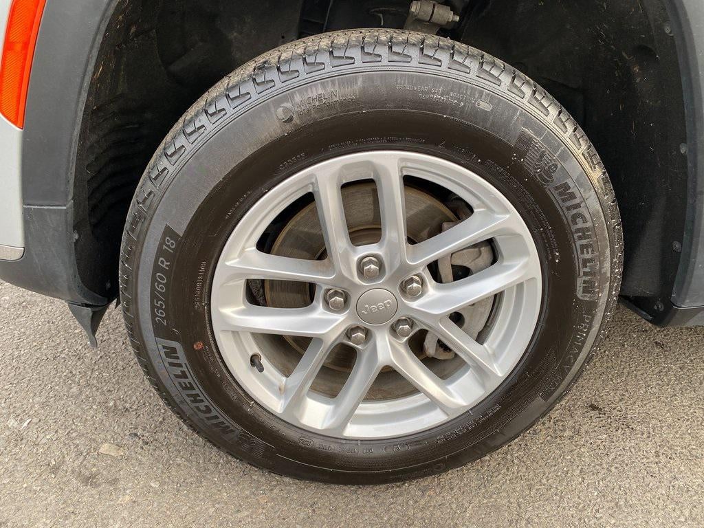 2023 Jeep Grand Cherokee L Laredo 4x2