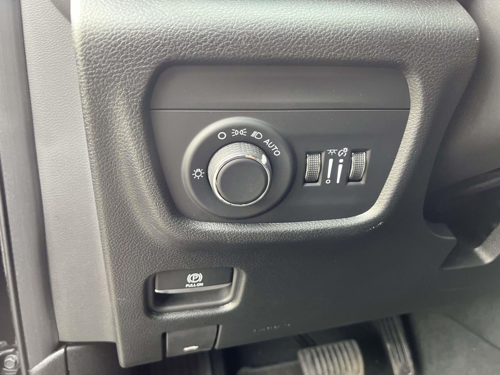 2025 Jeep Grand Cherokee L Laredo X 4x4