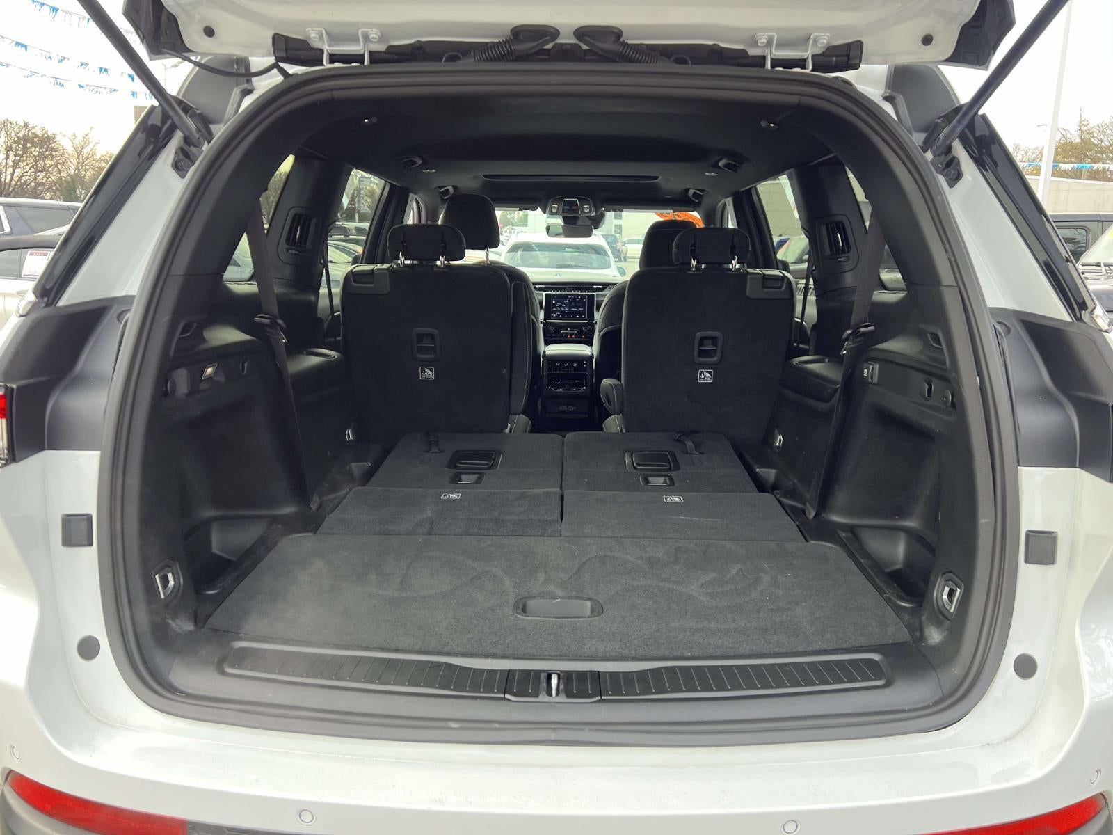 2025 Jeep Grand Cherokee L Laredo X 4x4