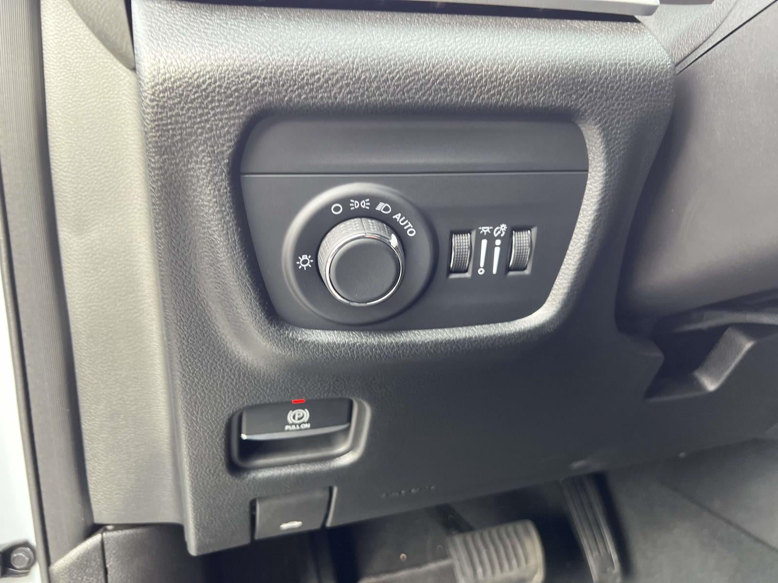 2025 Jeep Grand Cherokee L Laredo X 4x4