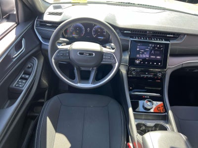 2025 Jeep Grand Cherokee L Laredo X 4x4