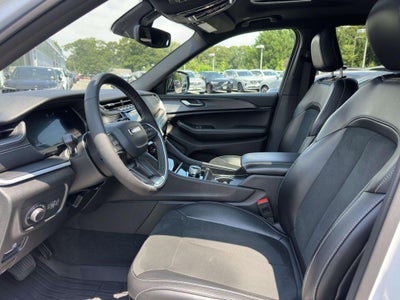 2025 Jeep Grand Cherokee L Altitude X 4x4