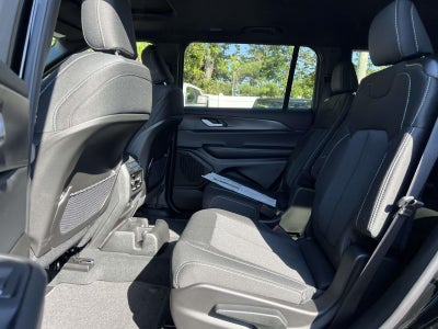 2025 Jeep Grand Cherokee Laredo X 4x4