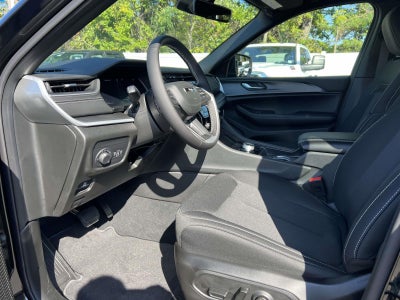 2025 Jeep Grand Cherokee Laredo X 4x4