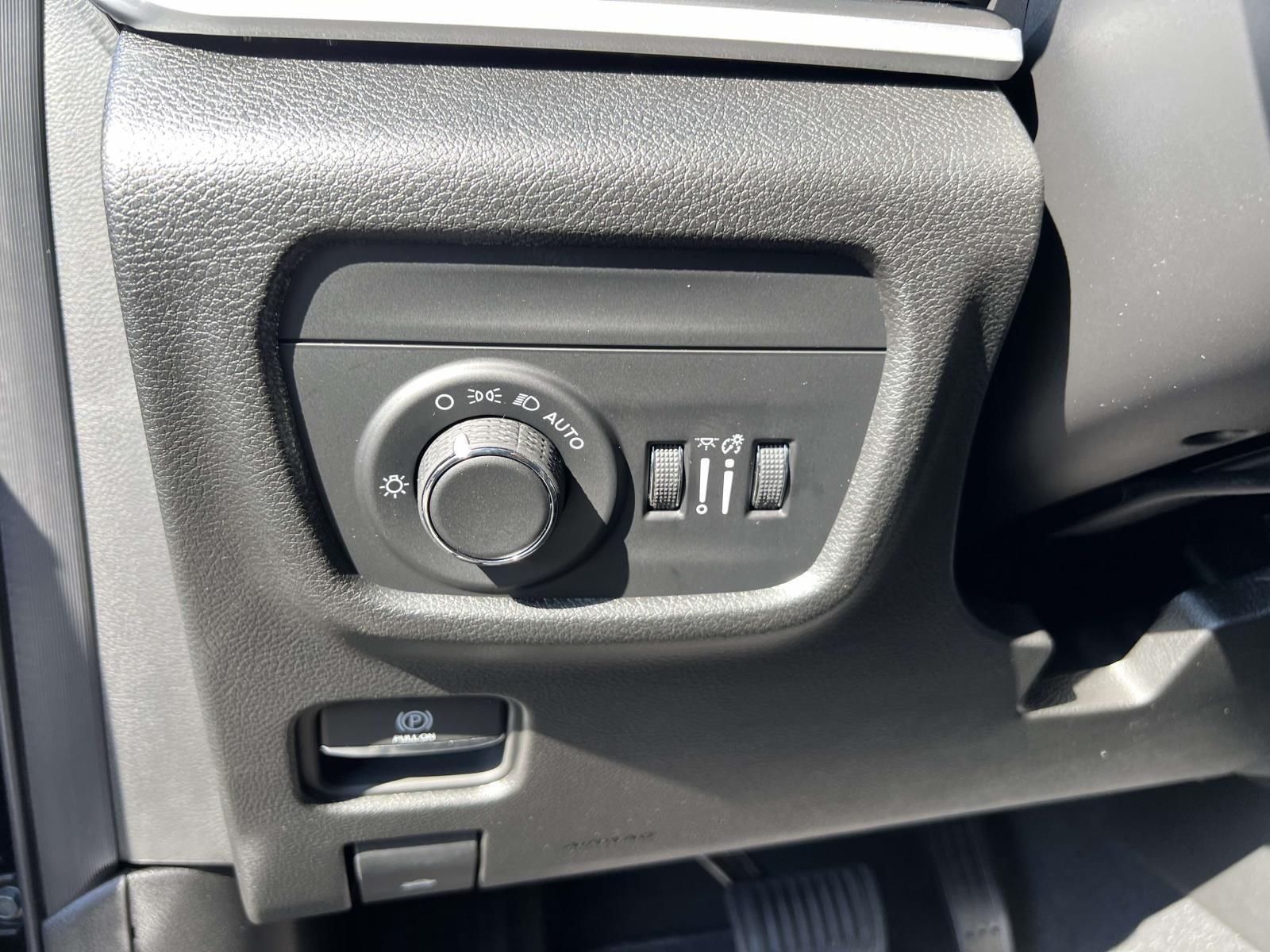 2025 Jeep Grand Cherokee Laredo X 4x4