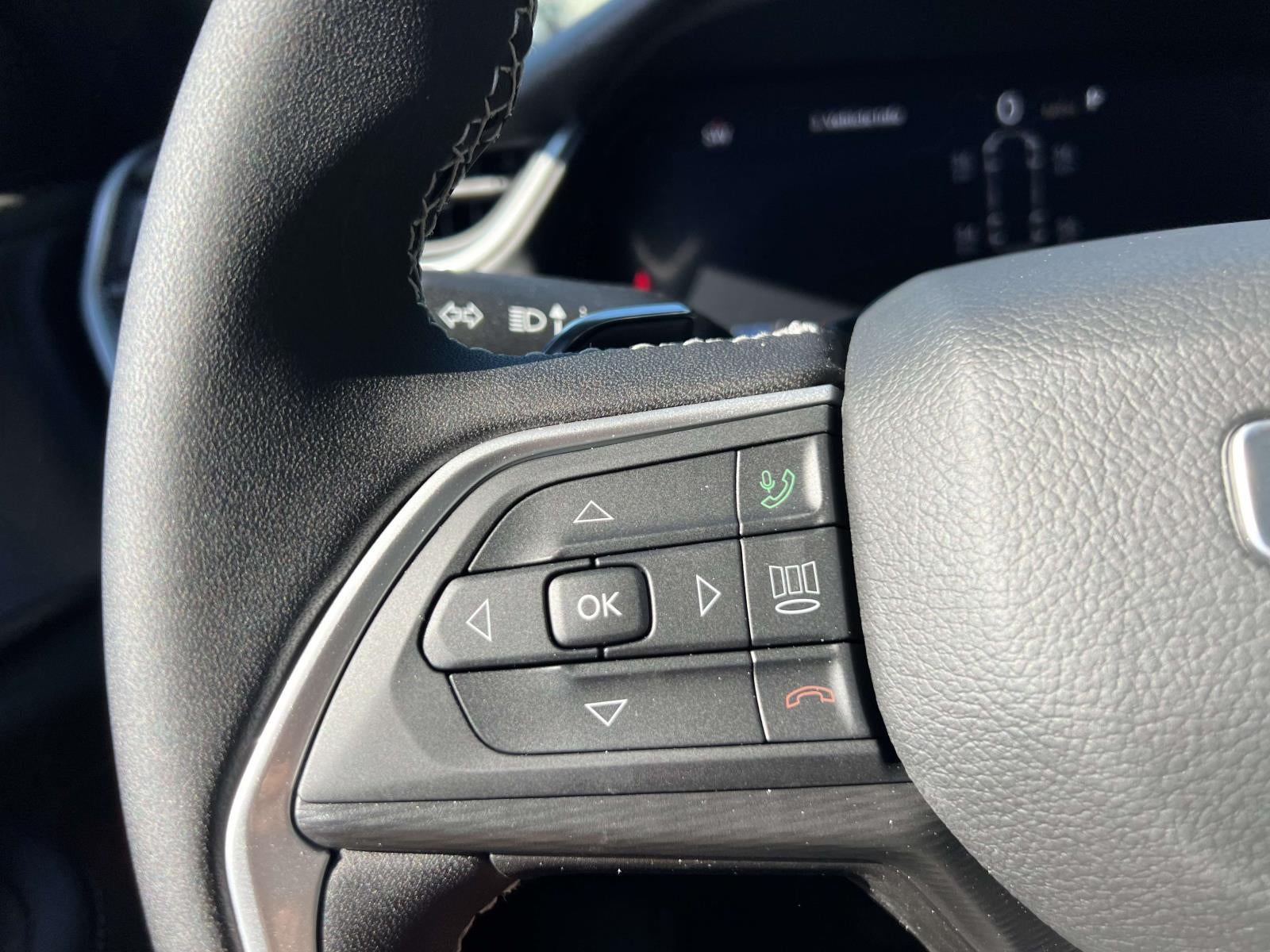 2025 Jeep Grand Cherokee Laredo X 4x4