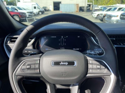 2025 Jeep Grand Cherokee Laredo X 4x4