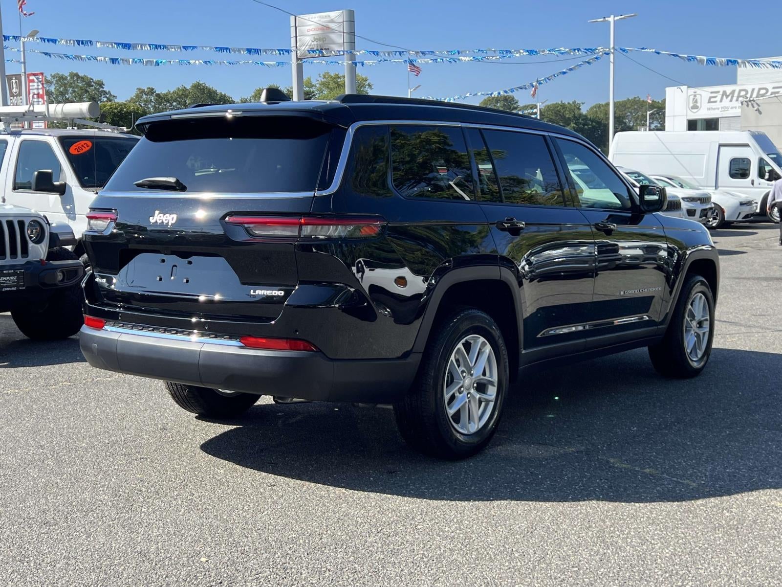 2025 Jeep Grand Cherokee Laredo X 4x4