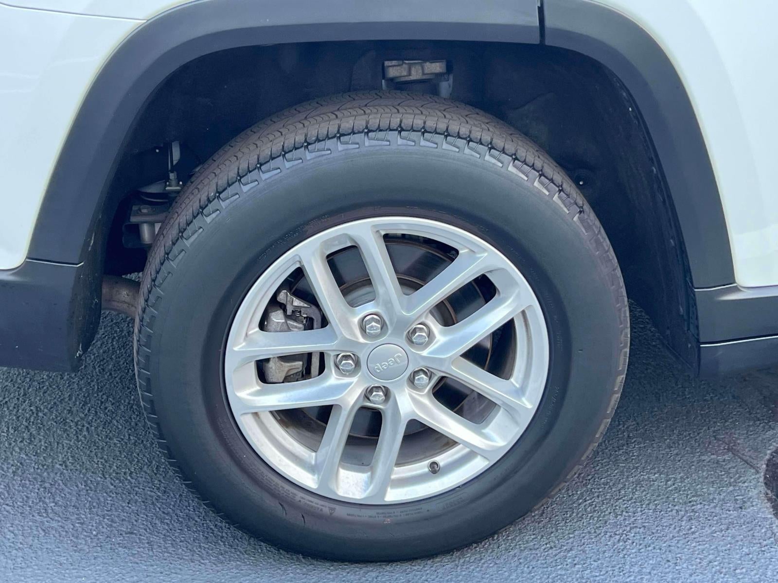 2023 Jeep Grand Cherokee L Laredo X 4x4