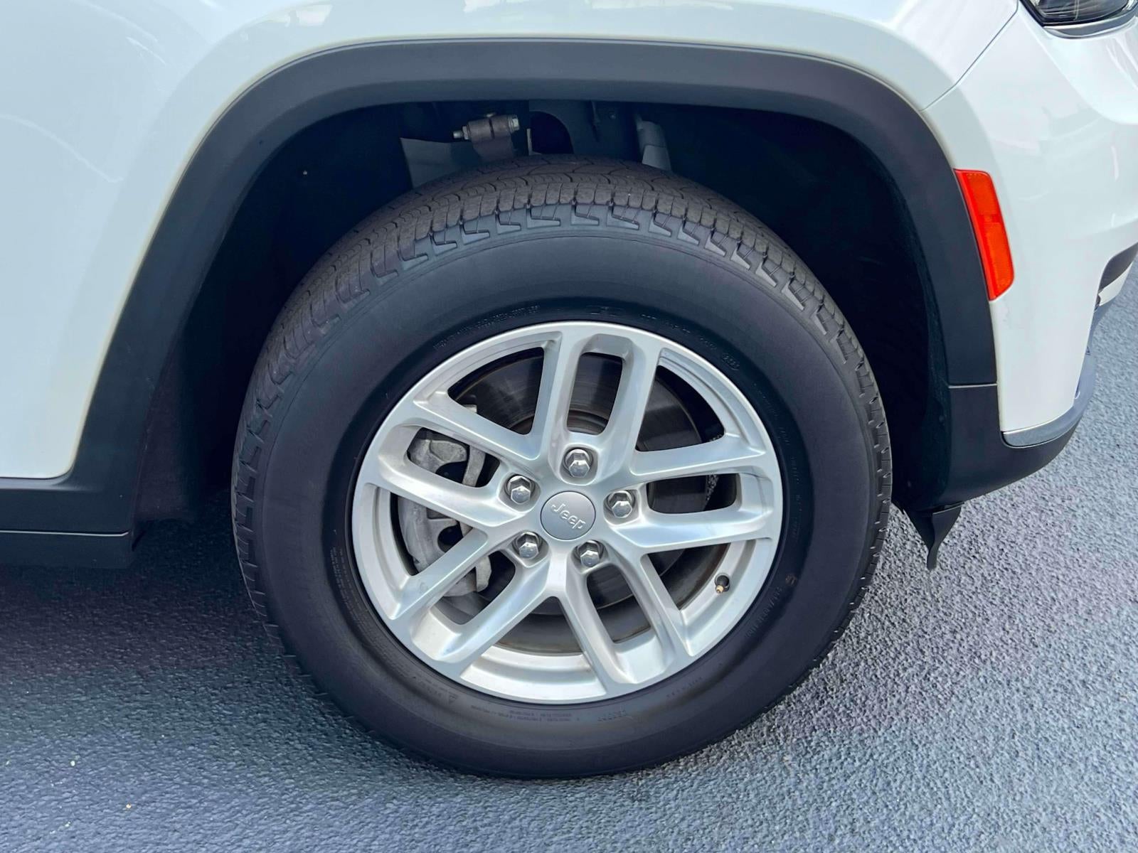 2023 Jeep Grand Cherokee L Laredo X 4x4