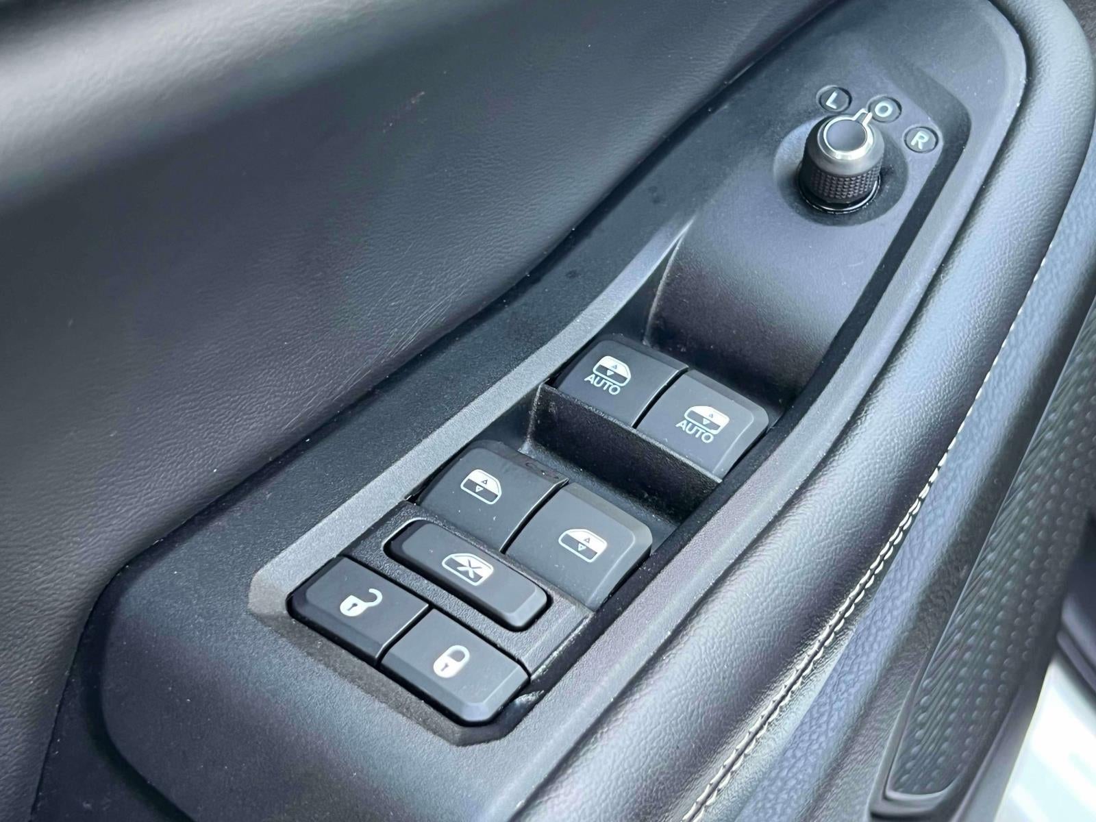 2023 Jeep Grand Cherokee L Laredo X 4x4