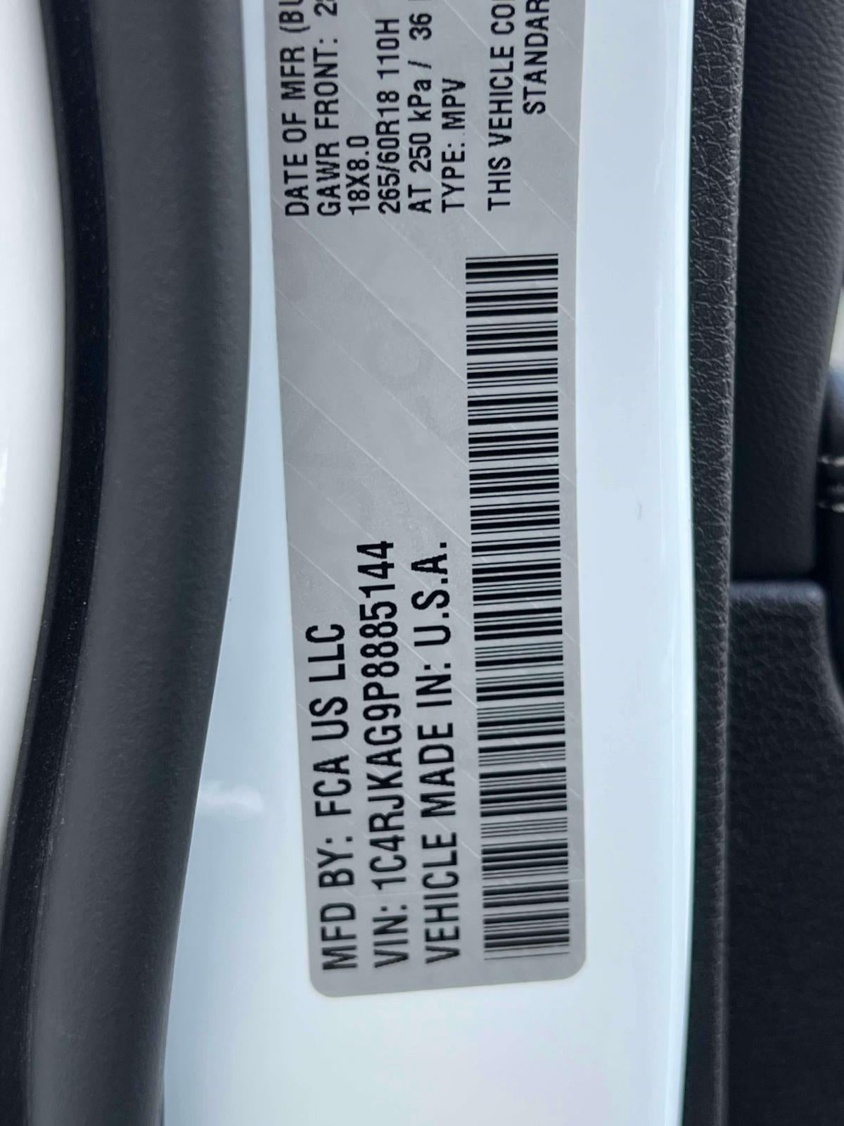 2023 Jeep Grand Cherokee L Laredo X 4x4