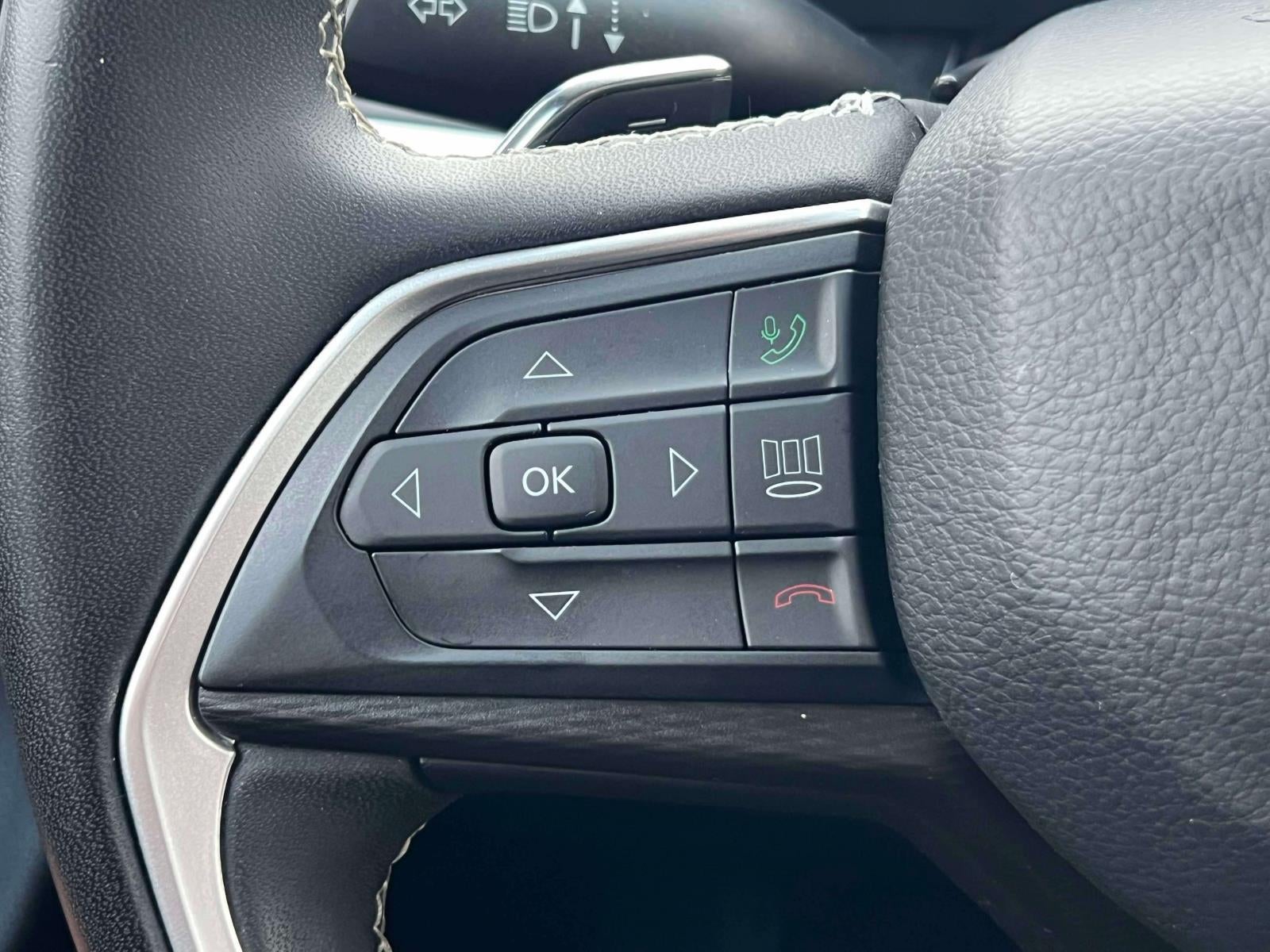 2023 Jeep Grand Cherokee L Laredo X 4x4