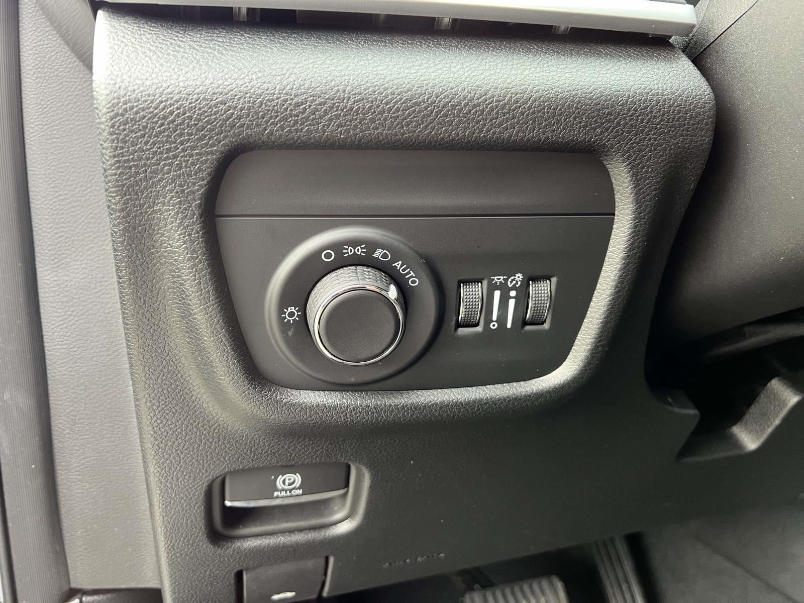 2025 Jeep Grand Cherokee L Laredo X 4x4