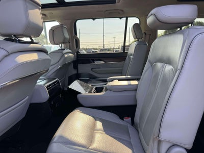 2023 Jeep Grand Wagoneer L Series II 4x4
