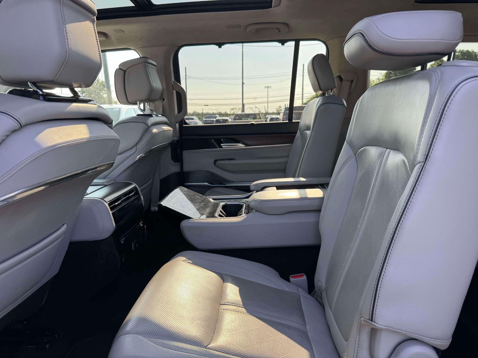2023 Jeep Grand Wagoneer L Series II 4x4