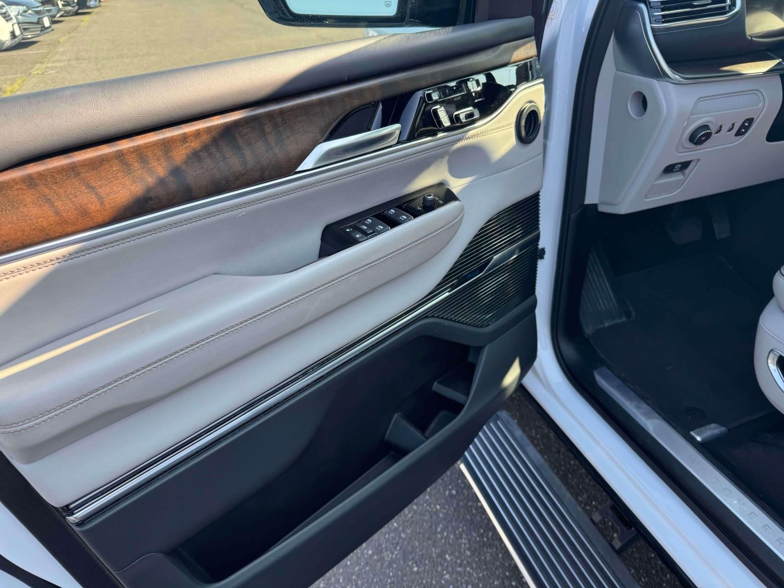 2023 Jeep Grand Wagoneer L Series II 4x4
