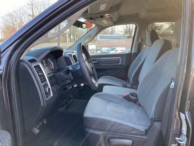 2024 RAM 1500 Classic SLT Quad Cab 4x2 64' Box