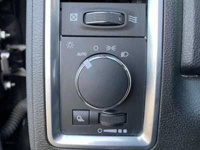 2024 RAM 1500 Classic SLT Quad Cab 4x2 64' Box