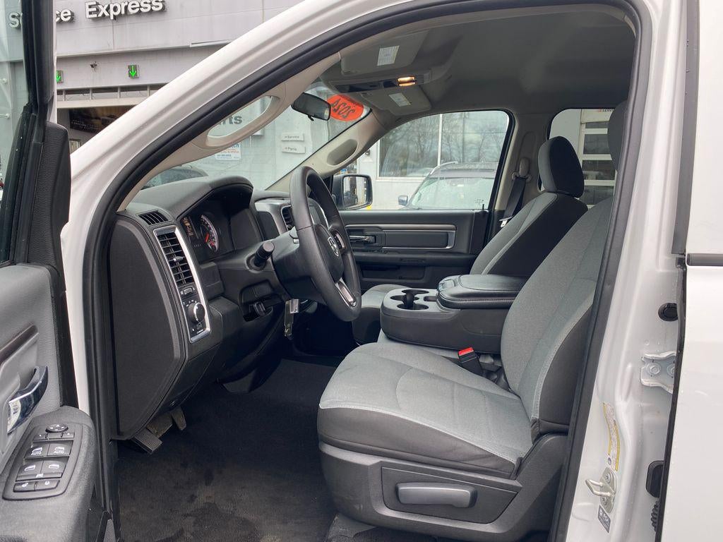 2024 RAM 1500 Classic SLT Quad Cab 4x2 64' Box